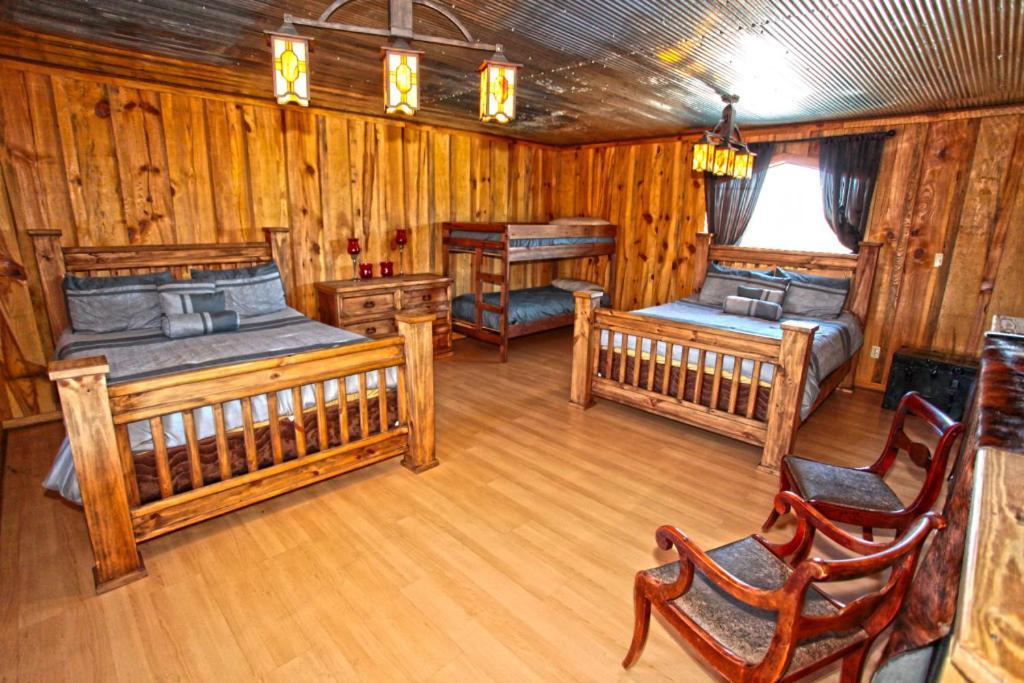 Diamonds Old West Hotel Мърфрисборо Екстериор снимка