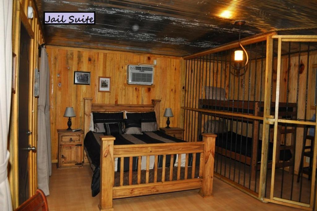 Diamonds Old West Hotel Мърфрисборо Екстериор снимка