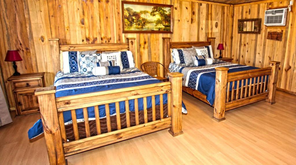 Diamonds Old West Hotel Мърфрисборо Екстериор снимка