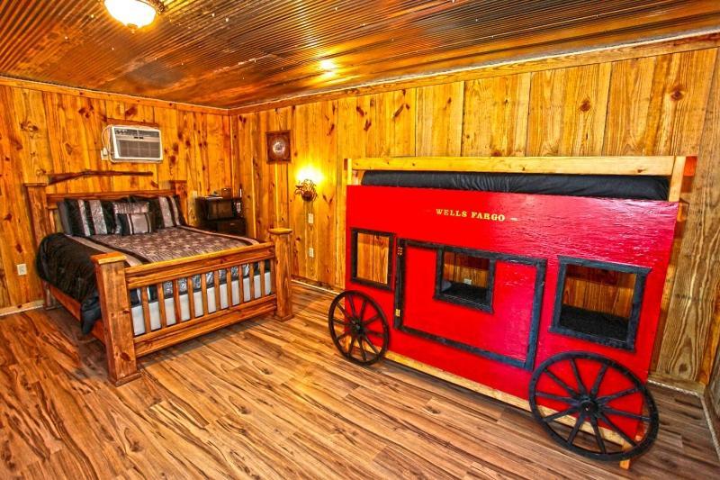 Diamonds Old West Hotel Мърфрисборо Екстериор снимка