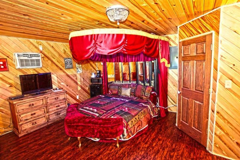 Diamonds Old West Hotel Мърфрисборо Екстериор снимка